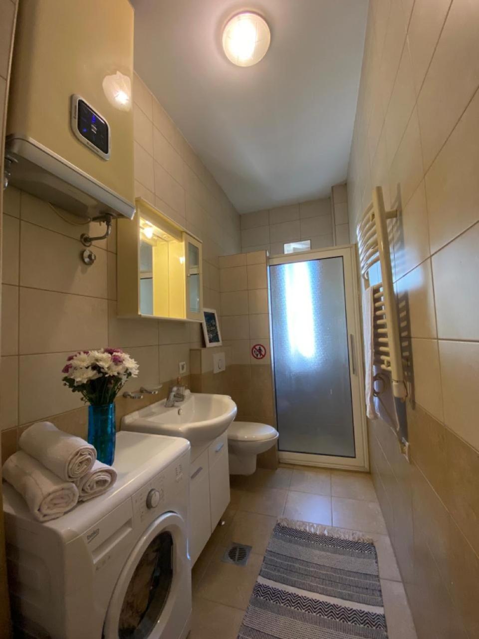 Stylish King Downtown Apartment Подгорица Екстериор снимка