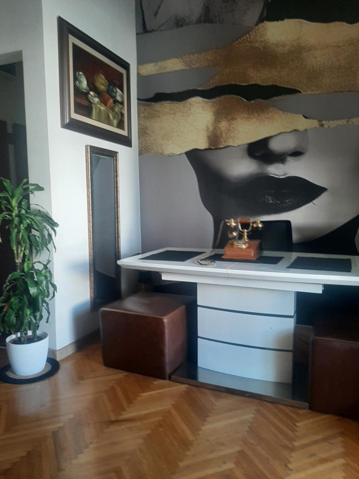 Stylish King Downtown Apartment Подгорица Екстериор снимка
